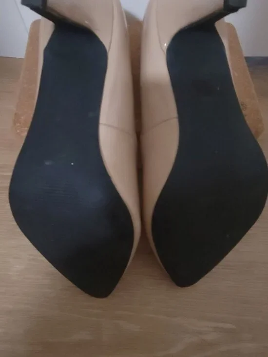 Steve Madden Classic Heel, Size 8 - Picture 4 of 4